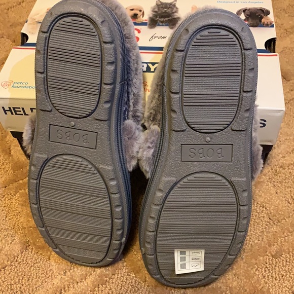 NWT Bob’s Skechers Memory Foam Woof Lounge *BENEFITS ANIMALS* - Picture 6 of 12